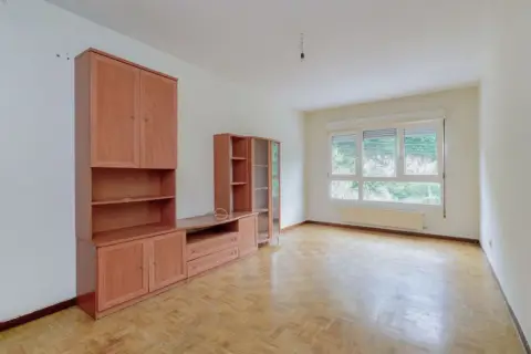 Piso en calle C- Monsacro