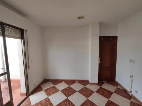 Chalet adosado en calle C- Yecla