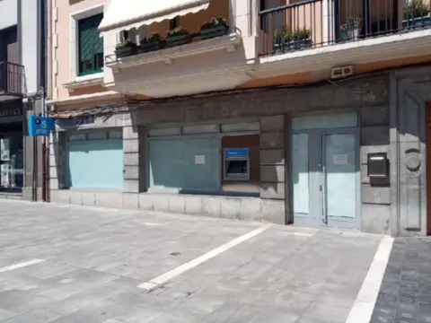 Local comercial en calle C- Nagusia