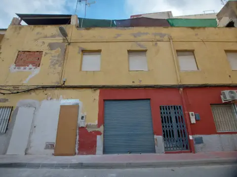 Piso en calle C- La Higuera