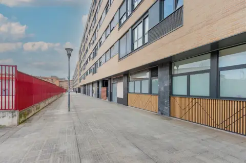 Local comercial en calle C- Carmen Baroja Nessi