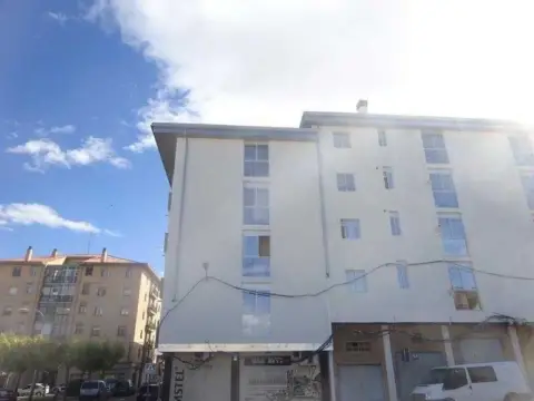 Local comercial en calle C- Camino Tronzaires