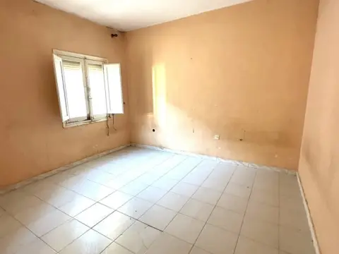 Piso en calle C- Jose Luis Mesías Iglesias