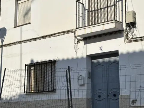 Piso en calle C- Alarcones