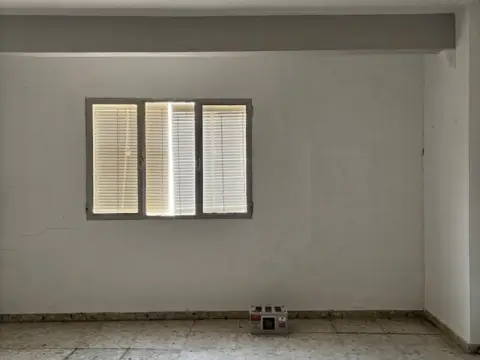 Piso en calle C- Alarcones