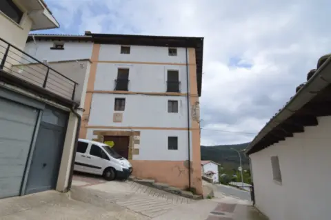 Chalet adosado en calle de Rochapea