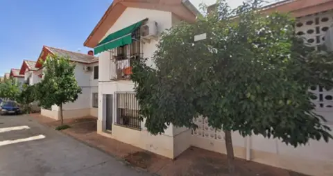 Piso en calle C- Maestro Eloy Viro