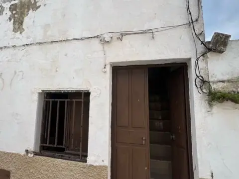 Casa en calle C- Castillo