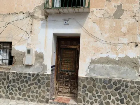 Chalet adosado en calle Cl Pedania Venta Quemada nº 53