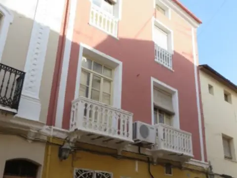 Chalet adosado en calle C- Empedra