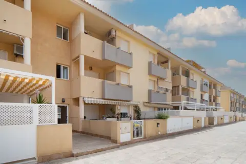 Piso en calle Ur Jardines del Mar