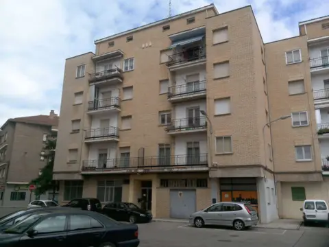 Piso en calle de Rey Don García