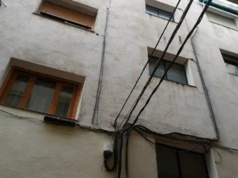 Piso en calle C- Bodegones