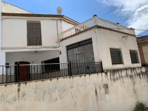 Chalet adosado en calle C- Carril