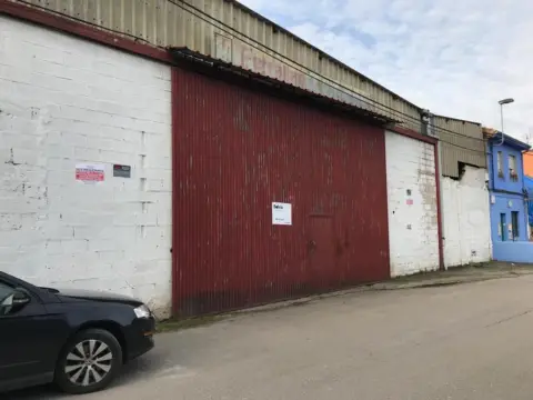Nave industrial en calle C- Molina del Sutu