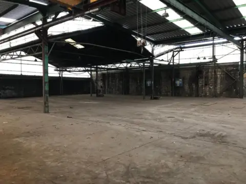 Nave industrial en calle C- Molina del Sutu