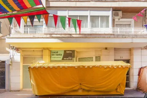 Local comercial en calle C- Duque