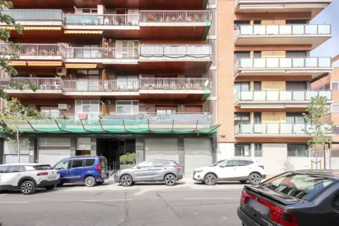 Local comercial en calle C- Argentina