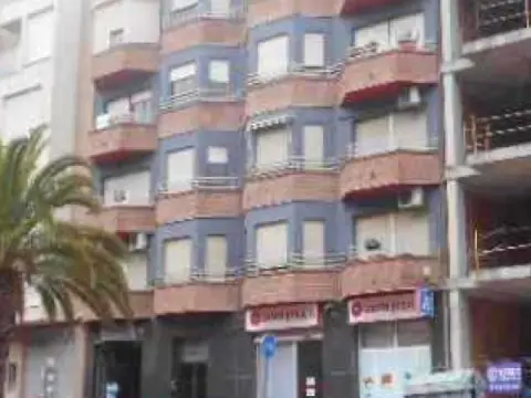 Piso en calle C- Curtidores (Urb. La Viña)