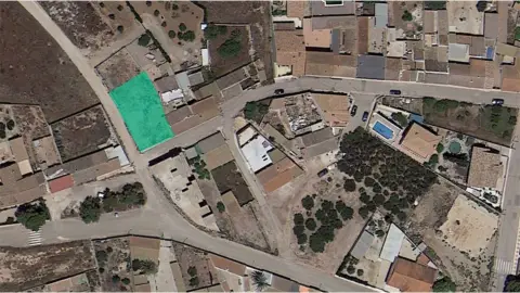 Terreno en calle C- los Grillos