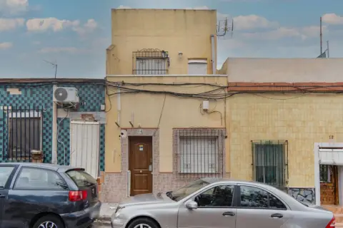 Casa en calle C- Goleta