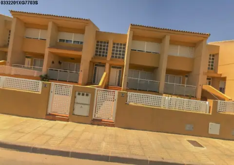 Chalet adosado en calle C- Alvaro de Saavedra