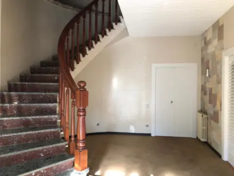 Casa en calle C- Mayoles