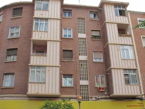 Piso en calle C- Valcuerna