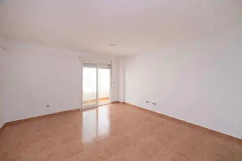 Piso en calle C- Colonia Santa Isabel    -  Res San Antonio  -