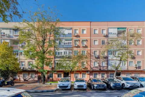 Piso en Avenida de las Vascongadas