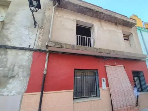 Casa en calle C- Muro
