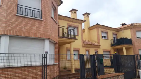 Chalet adosado en calle C- Buenaventura