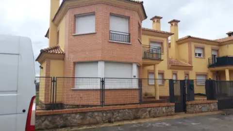 Chalet adosado en calle C- Buenaventura