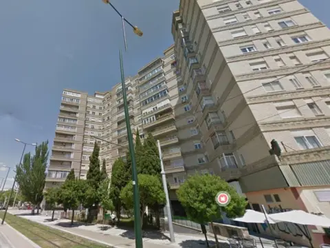 Piso en calle de la Poetisa María Zambrano