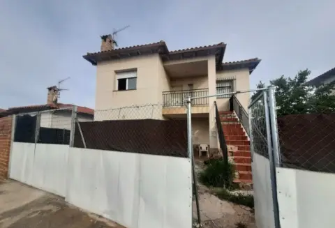 Chalet en calle Urb Miralberche  Ii