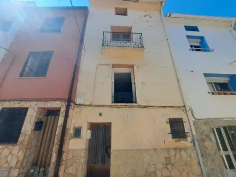 Casa en calle de la Baja