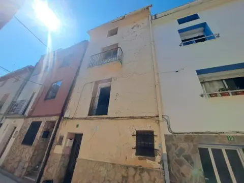 Casa en calle de la Baja