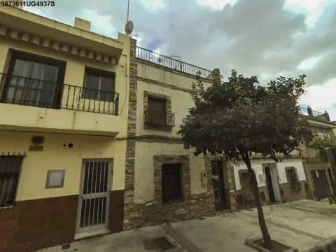 Piso en calle C- Dean Francisco Javier