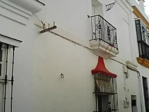 Piso en calle C- San Miguel