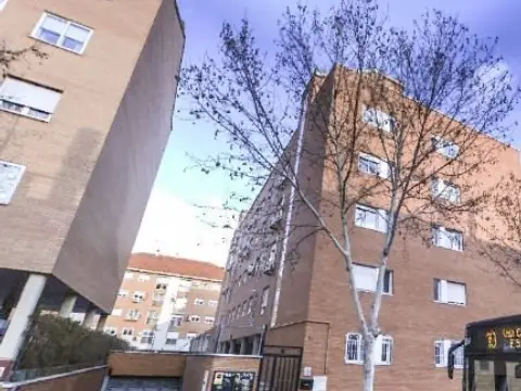 Piso en calle C- José María Pereda