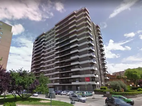 Piso en calle C- Antonio López Aguado