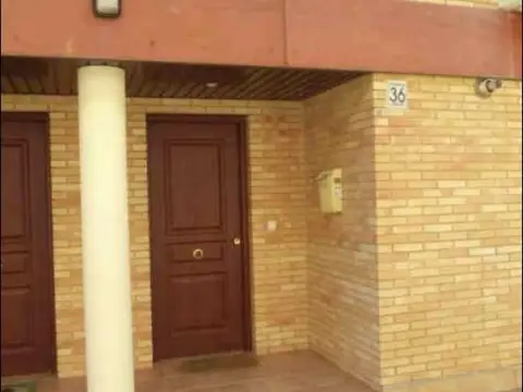 Chalet adosado en calle de la Arboleda