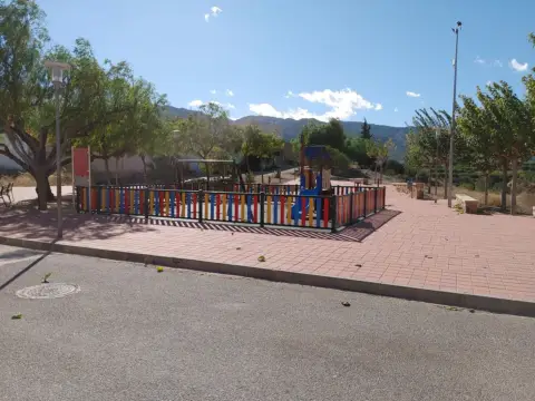 Chalet adosado en Plaza de la Constitución