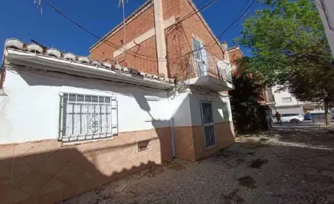 Chalet adosado en calle C- Risueño