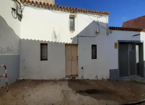 Chalet adosado en calle Arce y Reinoso