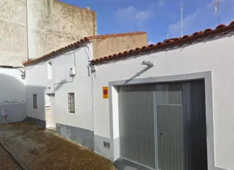 Chalet adosado en calle Arce y Reinoso