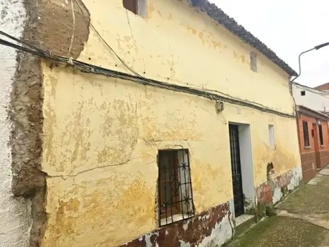 Chalet adosado en calle de San Roque