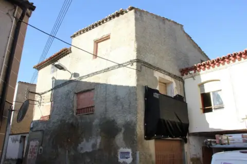 Chalet adosado en calle General Mariano Bernal