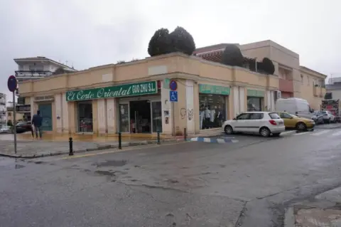 Local comercial en calle C- Pintor Peñalosa