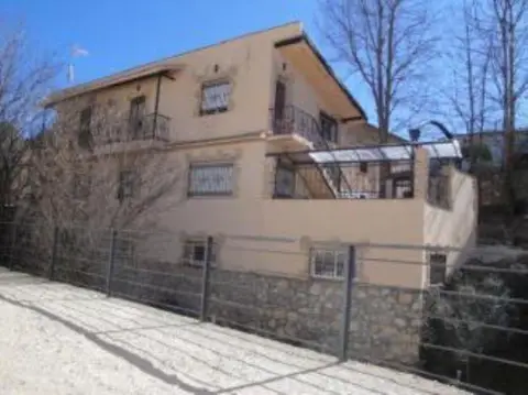 Chalet en calle de la Iglesia